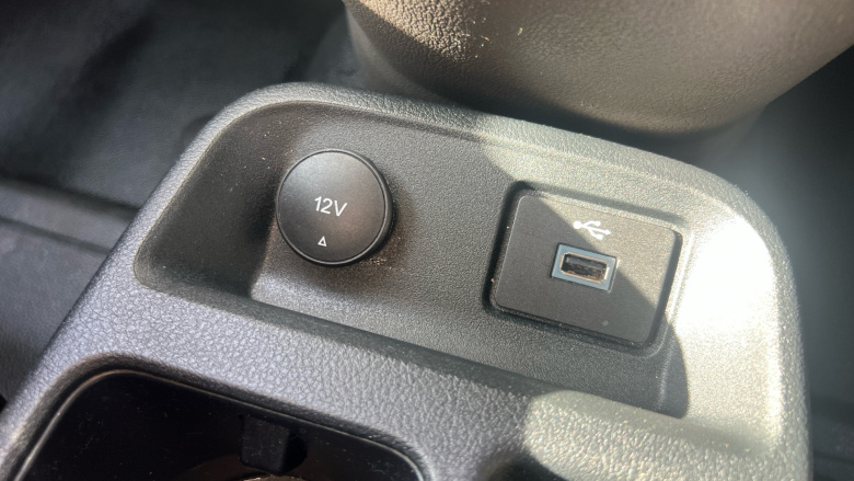 Ford Transit Connect 240 L2 Diesel 1.5 EcoBlue 100ps Leader D/Cab Van